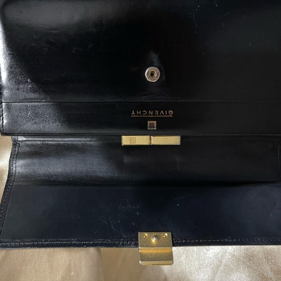 GIVENCHY!! EUC 4G Logo Leather Kisslock Long Bifold Wallet - Picture 7 of 7